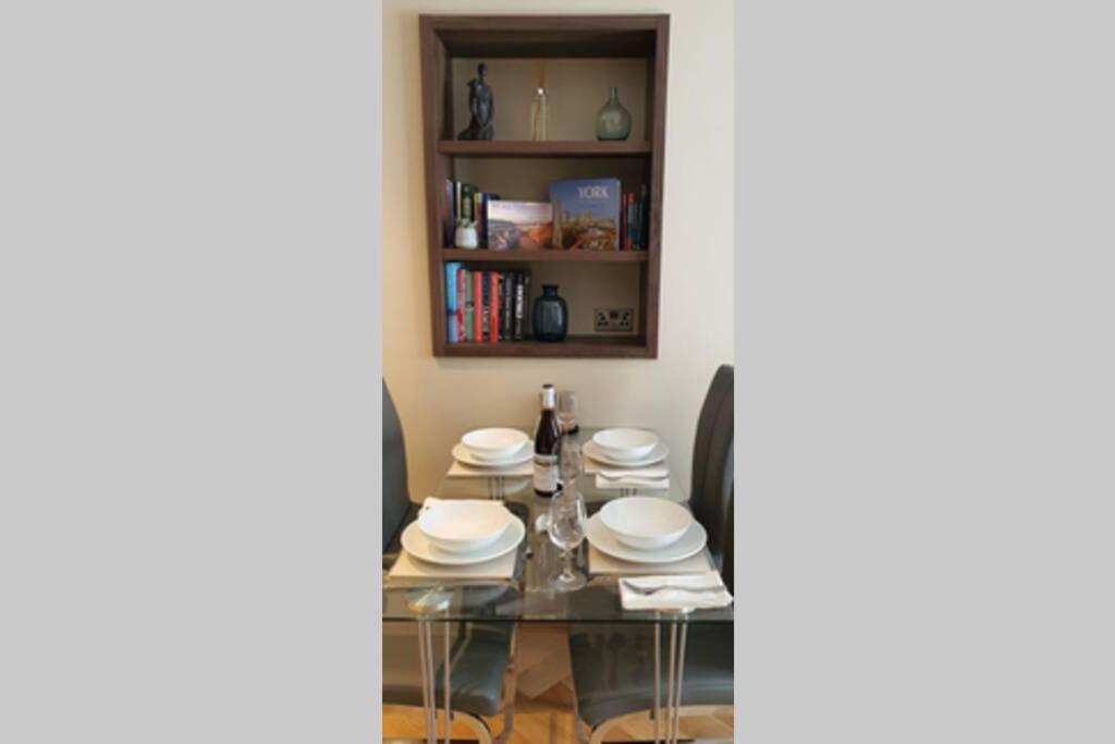 Luxury One Bedroom Apartment Within The City Walls ยอร์ค ภายนอก รูปภาพ
